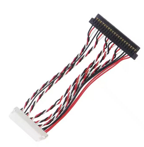 Custom Cable Design For Compact LVDS Systems, Featuring Flexible Routing And EMI Resistance For Industrial Use (Cablo personalizzato per sistemi LVDS compatti, con routing flessibile e resistenza EMI per usi industriali)