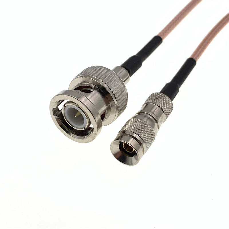 Armature con filo coassiale flessibili e robuste per elettronica industriale e di consumo, che garantiscono una bassa perdita di segnale e una trasmissione di dati ad alta velocità